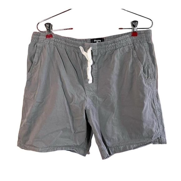 Artistry in motion gray men’s shorts medium They run kind of snug closer to a s - Picture 1 of 2